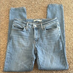 711 skinny levis, size 28